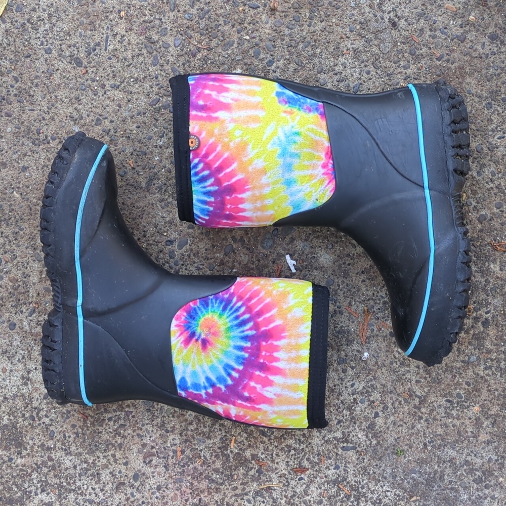 Bogs Kids Tie-Dye Rain Boots - Black and Multicolor